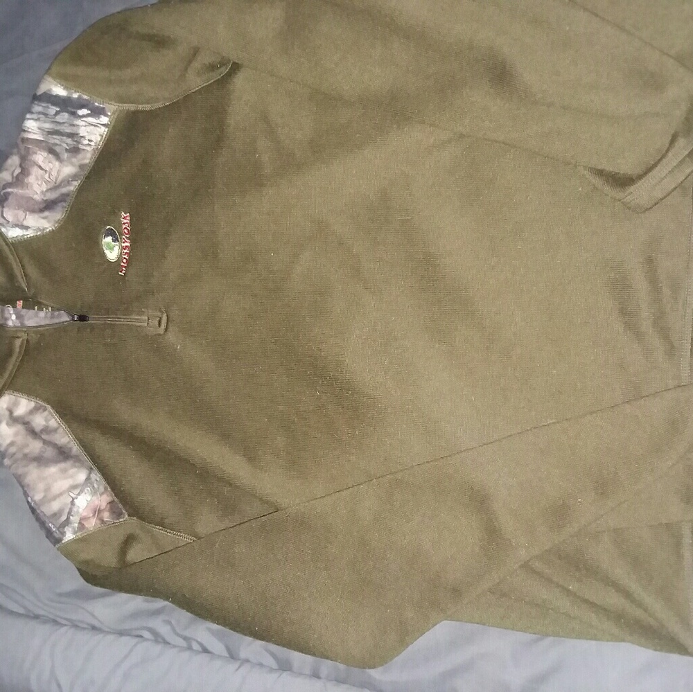 Mossy oak sweater